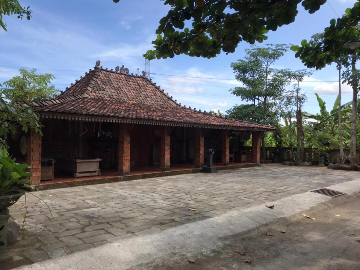 Legiyem Homestay Джок'якарта Екстер'єр фото
